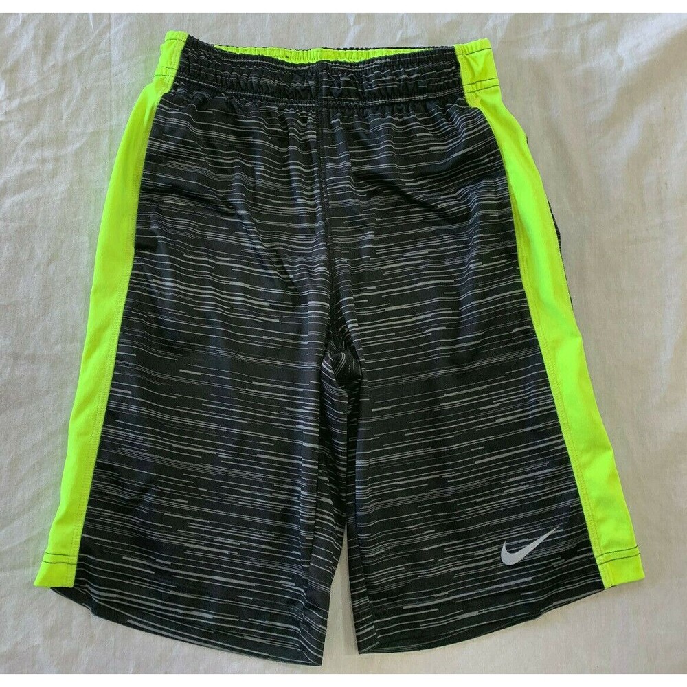 NIKE DRI FIT BOYS ATHLETIC SHORTS SIZE M
